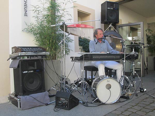 Klaus Tschirner One Man Band pianodrumming